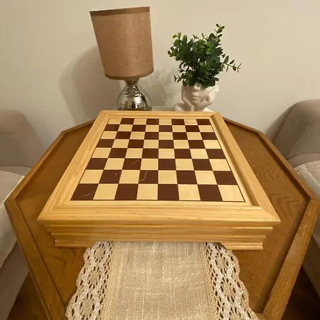 Kincsem Apartment *
